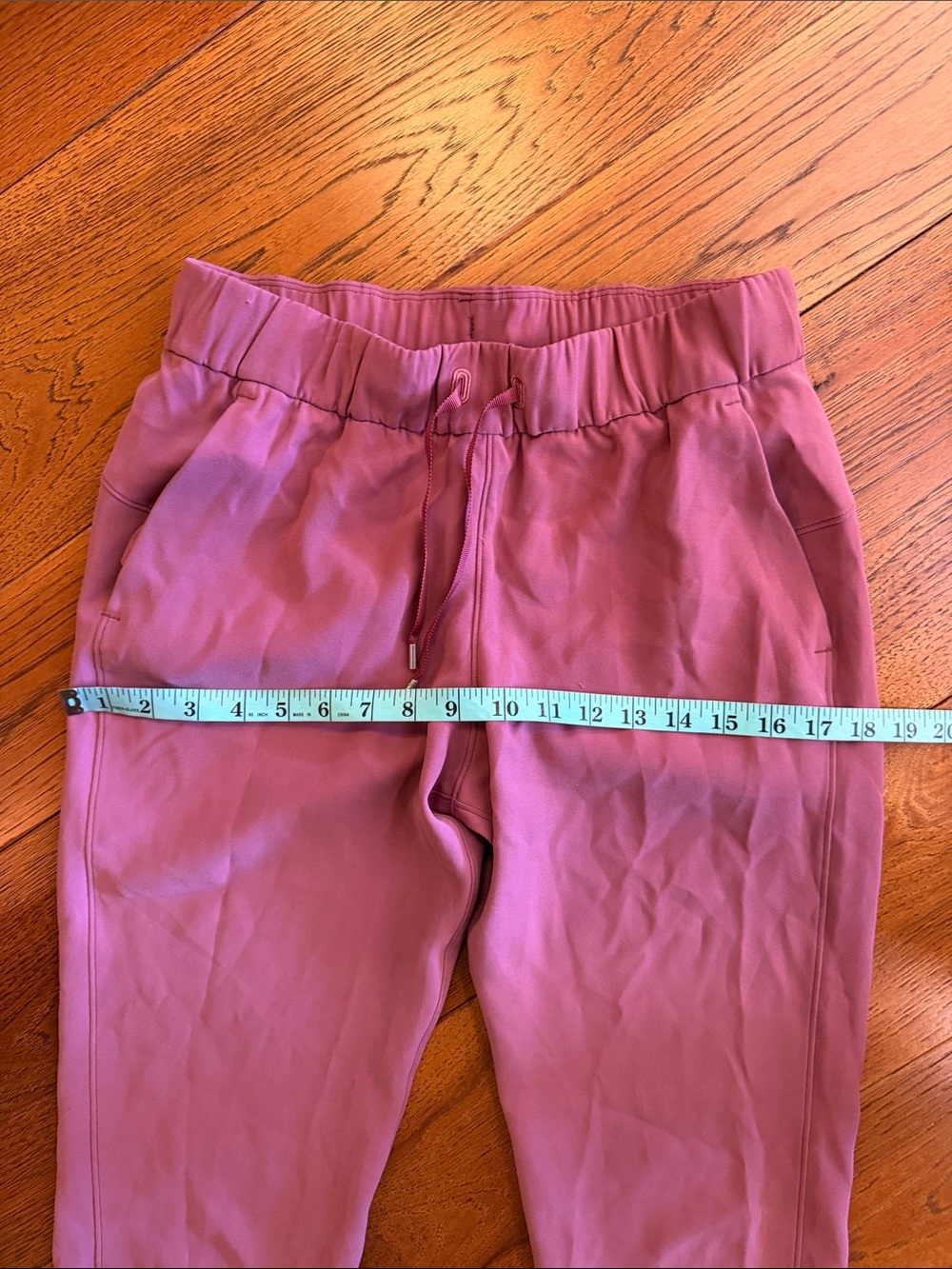 Lululemon On The Fly Jogger - Picture 9 of 15